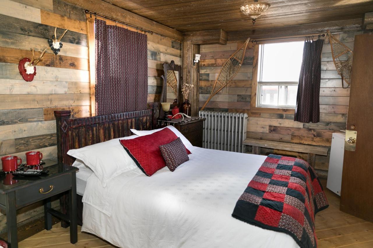 The Cochrane Rockyview Hotel 외부 사진