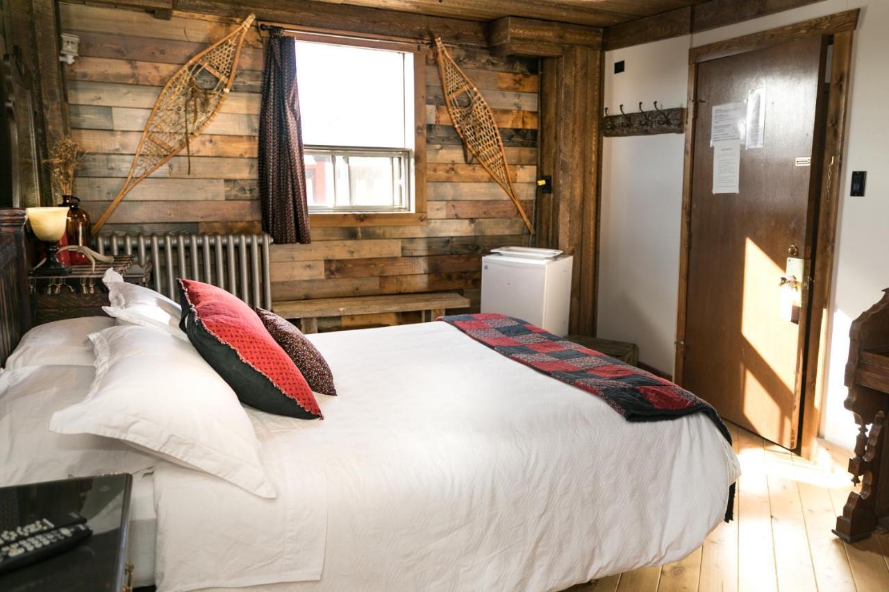 The Cochrane Rockyview Hotel 외부 사진