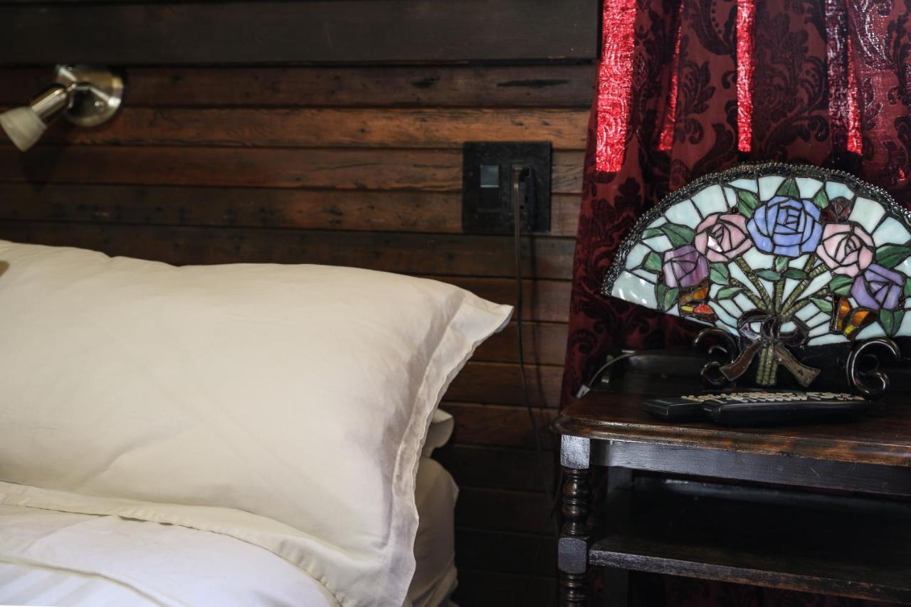 The Cochrane Rockyview Hotel 외부 사진