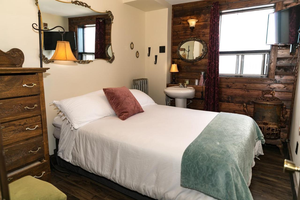 The Cochrane Rockyview Hotel 외부 사진