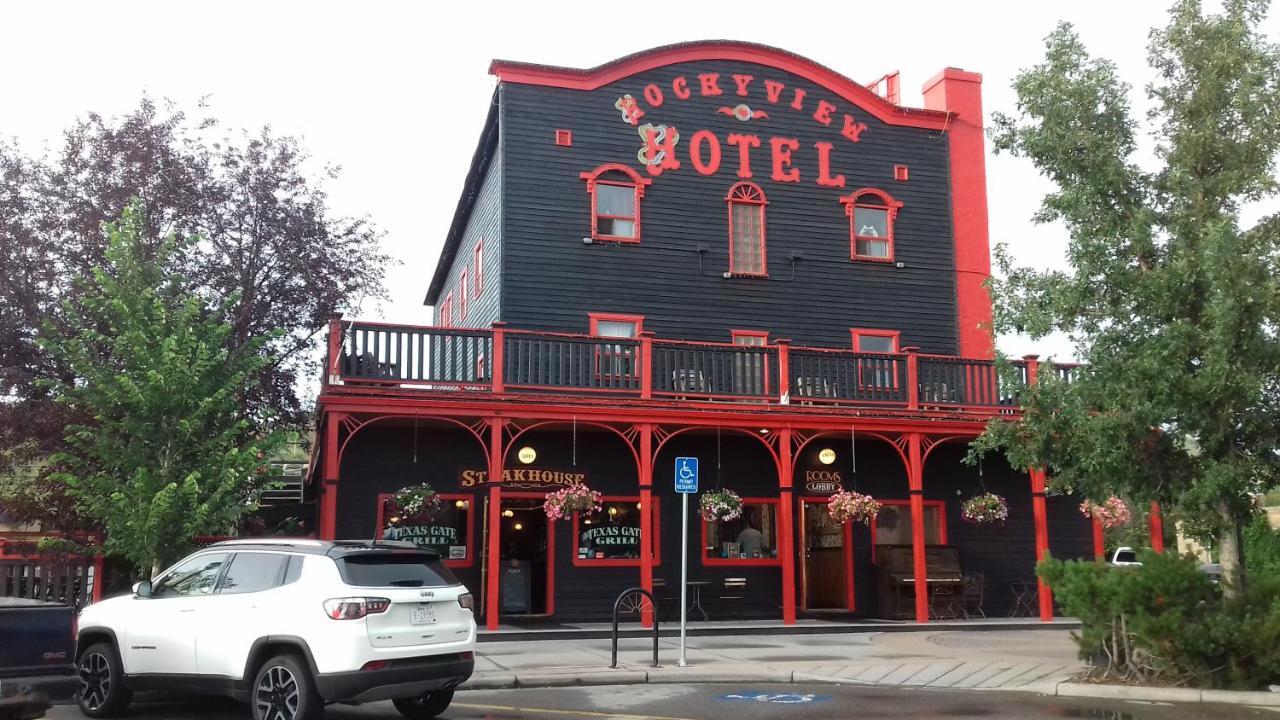 The Cochrane Rockyview Hotel 외부 사진